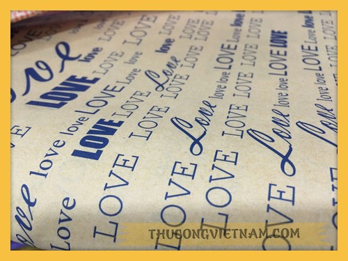 Giấy báo vintage chữ love màu xanh dương